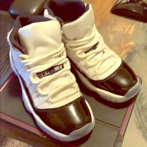 Retro 11 air Jordan 45 editions size big boys 3.5